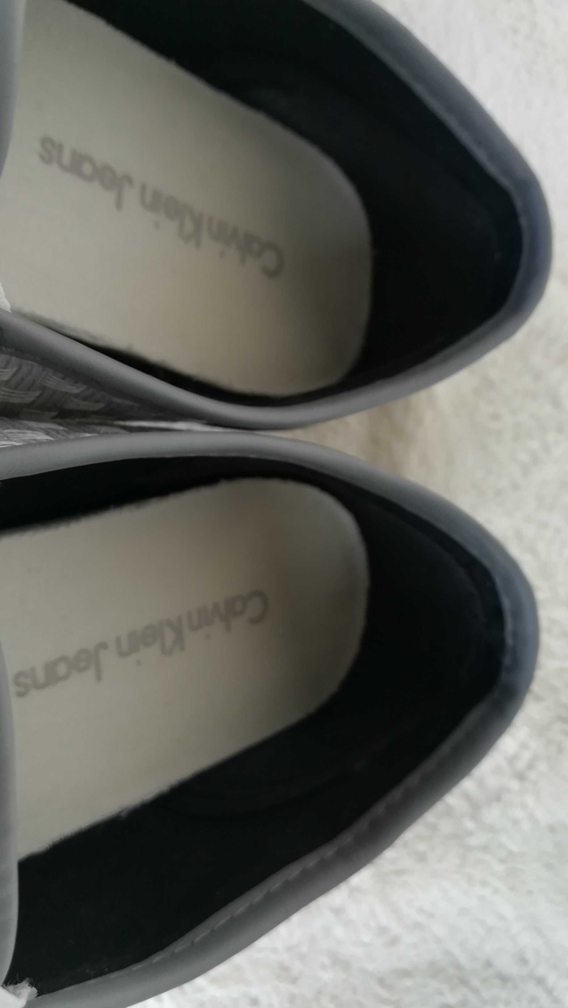 Calvin Klein damskie tenisówki wsuwane srebrne r. 37