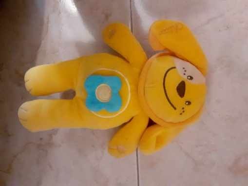 Peluches (tamanho de uma mão aberta)