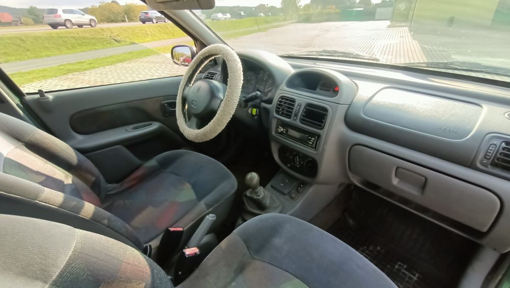 Renault Clio 2 1.1 benzyna 5 drzwi do jazdy