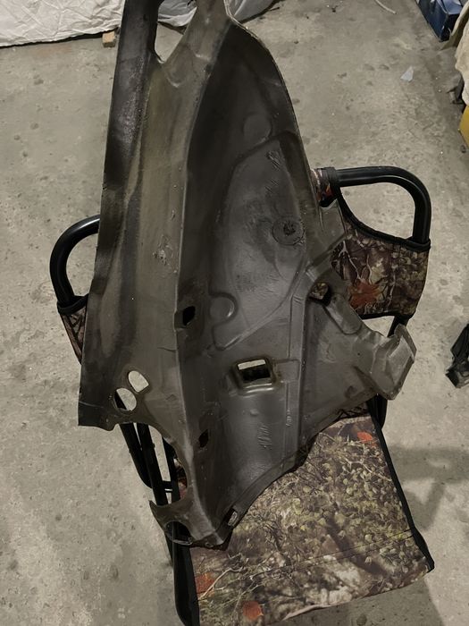 Шумоізоляція салону BMW 5GT задня права арка