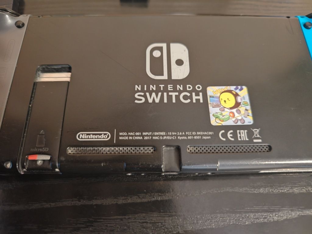 Nintendo Switch v1 CFW + Pad Hori + Pad PRO + Zestaw