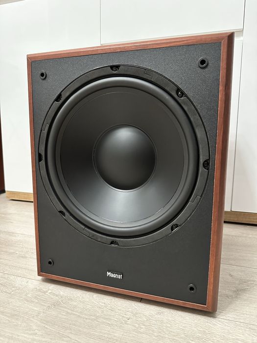 Subwoofer Magnat Sub301a 220W 30 cm stan BDB