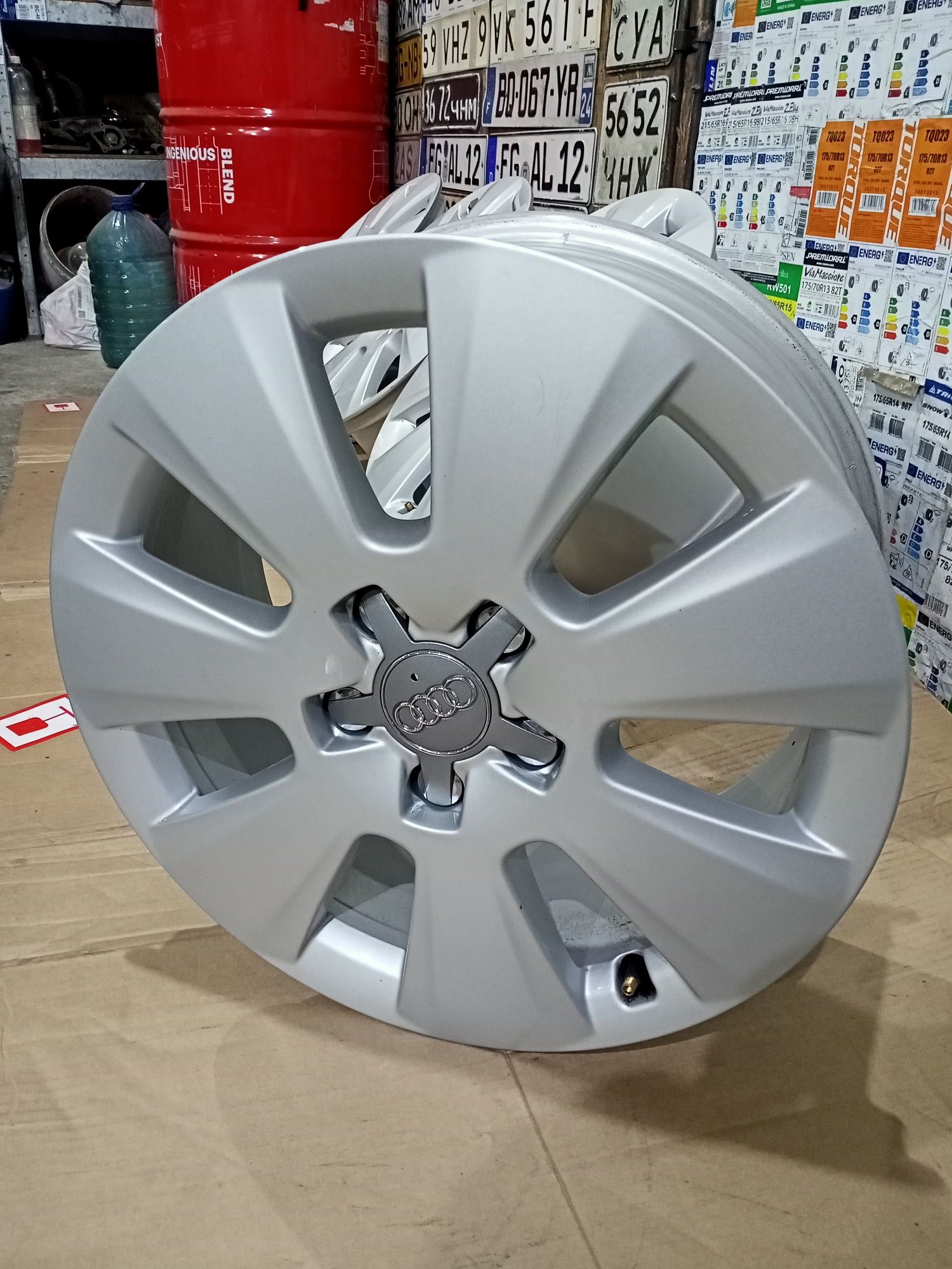 Литі оригінал диски ауді r17 5/112 7,5j et45 audi шкода Фольксваген