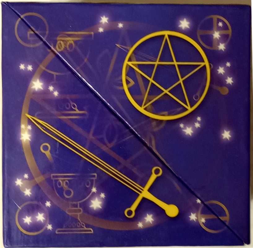 The Tarot Box - Juliet Sharman-Burke