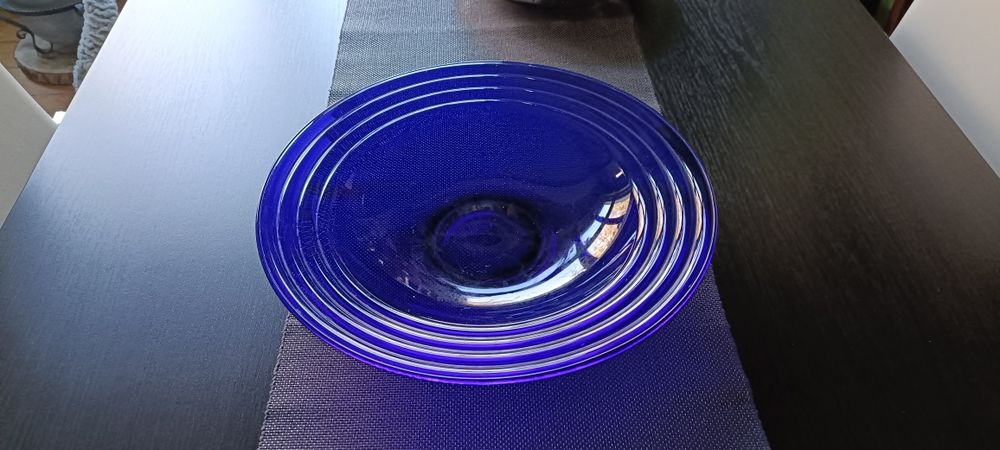 Granatowa pojemna  misa