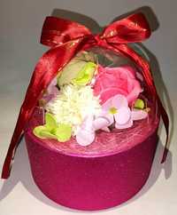 Box z różami mydlanymi