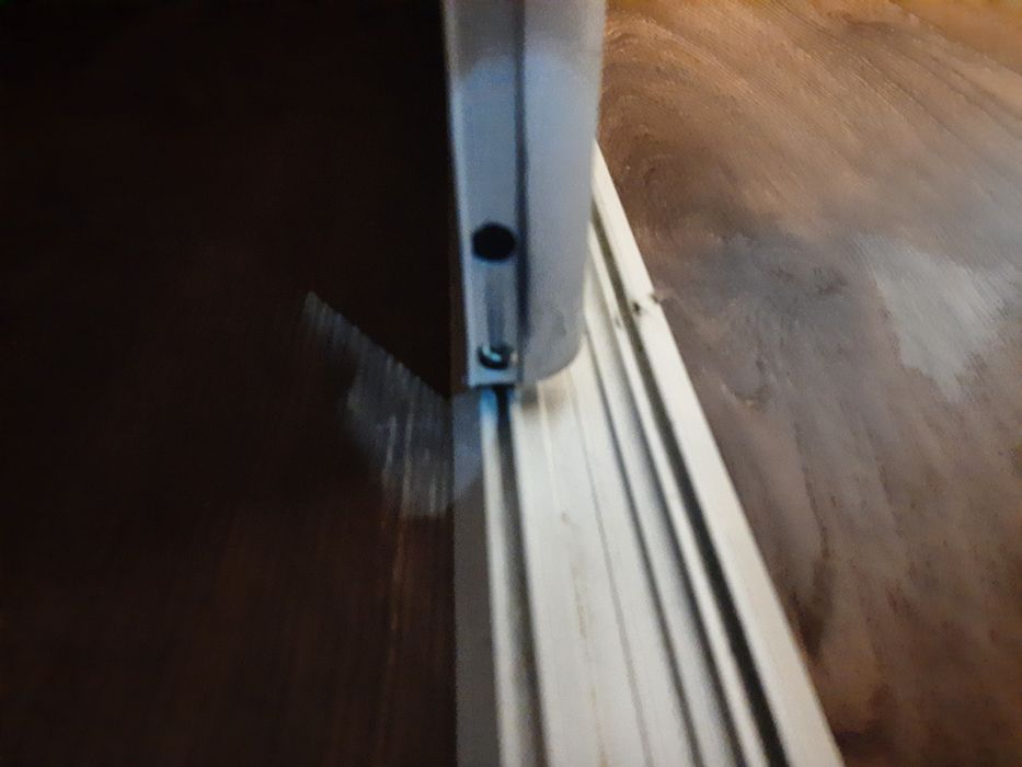 Drzwi przesuwne szklane -szerokość  300cm - wysokość 108cm - 3 skrzydł