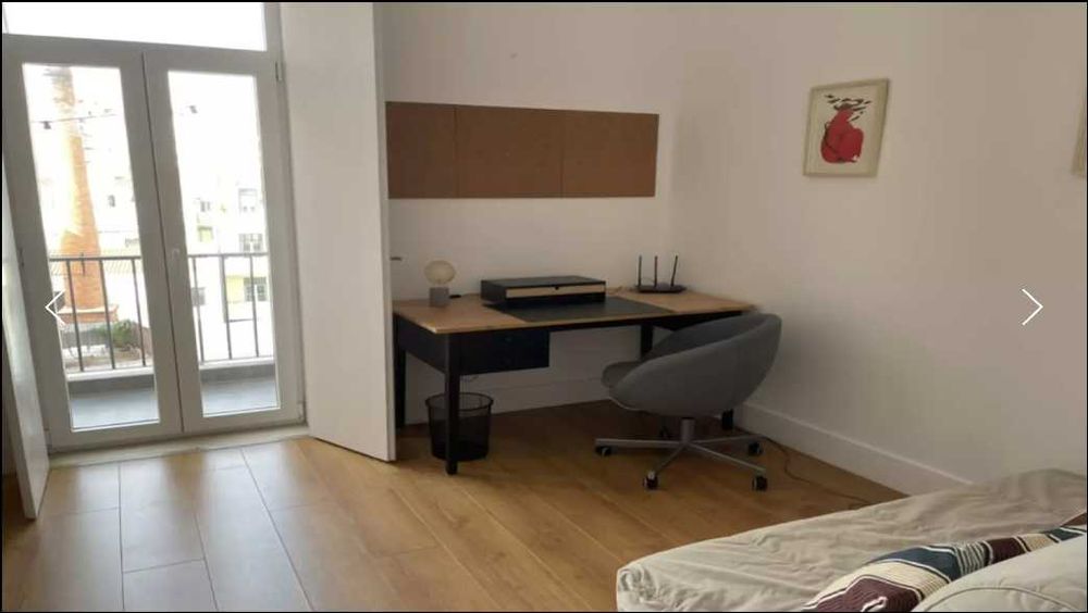 Mesa de Escritório com Gavetas Seminova!