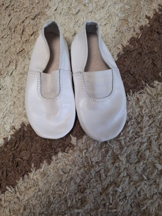 Чешки для дівчинки