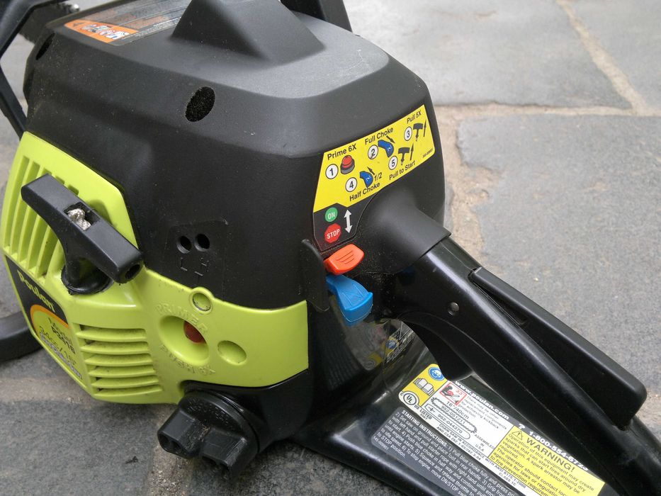 Продаю бензопилу Poulan Model P3416, Assembled in USA