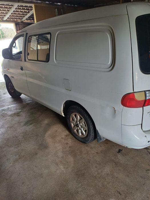 Hyundai h200  com motor e caixa para peças