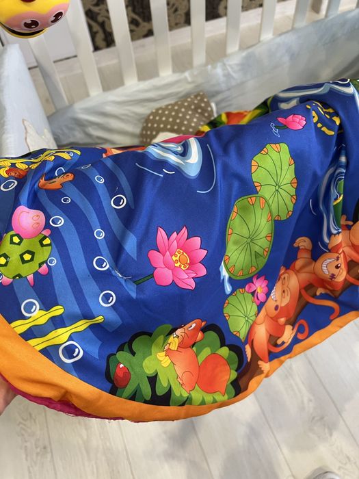 Продам ігровий килимок для малечі з дугами