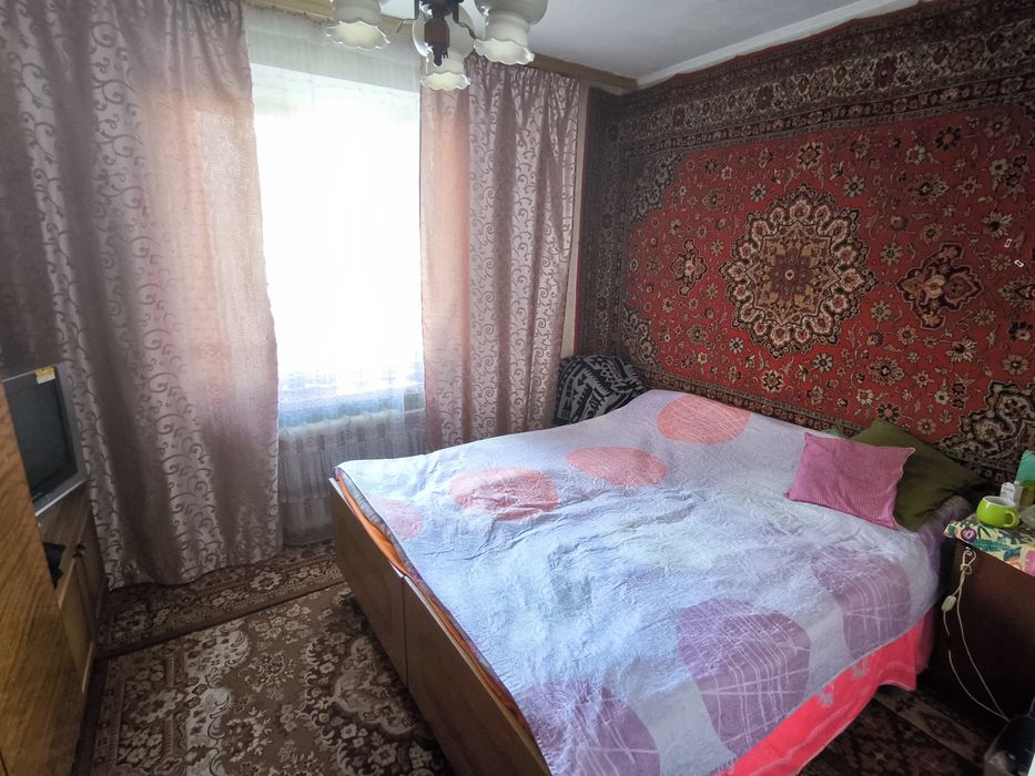 Продам 3 Грушевського