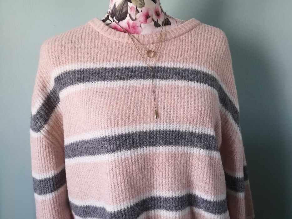 Pudroworóżowy sweterek paski H&M 36 S Pomarańczowy sweter Bershka 36 S