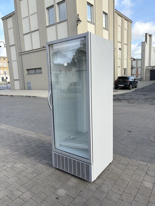 Witryna chłodnicza - lodówka oszklona na nabiał, napoje, gastronomia.