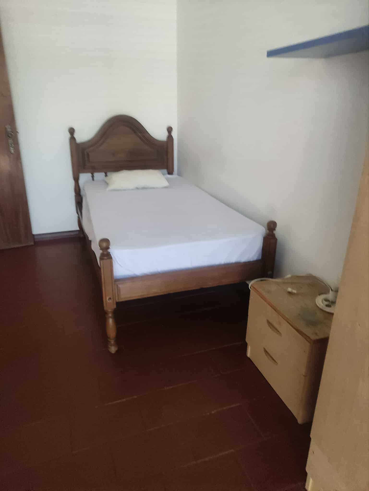 Alugo quarto a estudantes