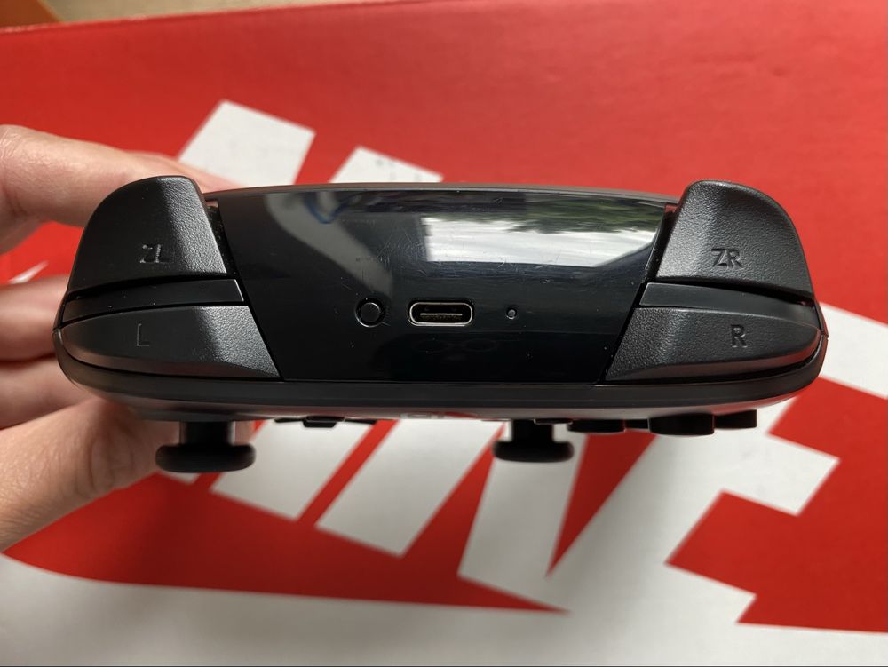 Nintendo Switch Pro Controller