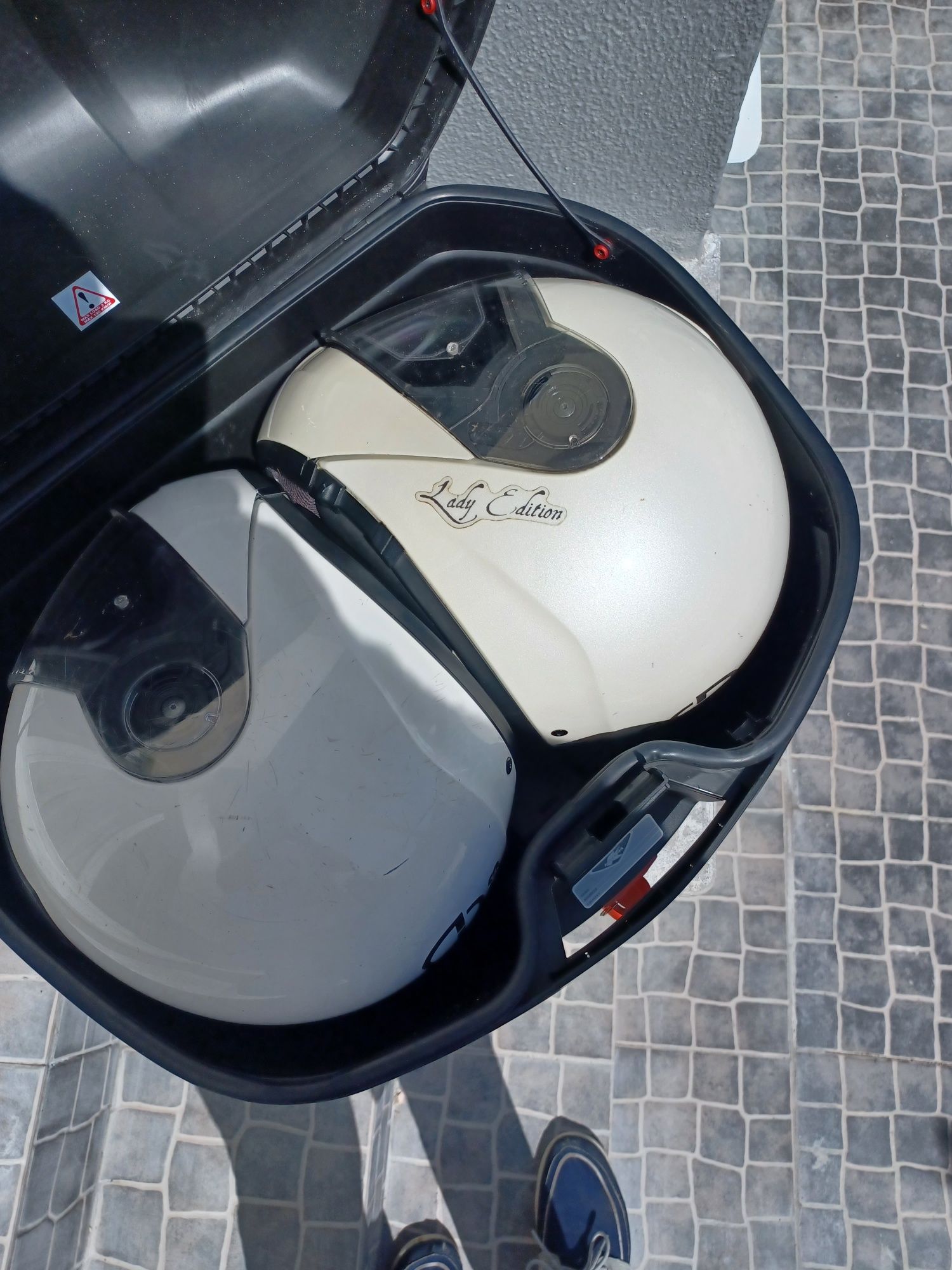 Topcase Kappa 45 L com raquete fixadora à mota
