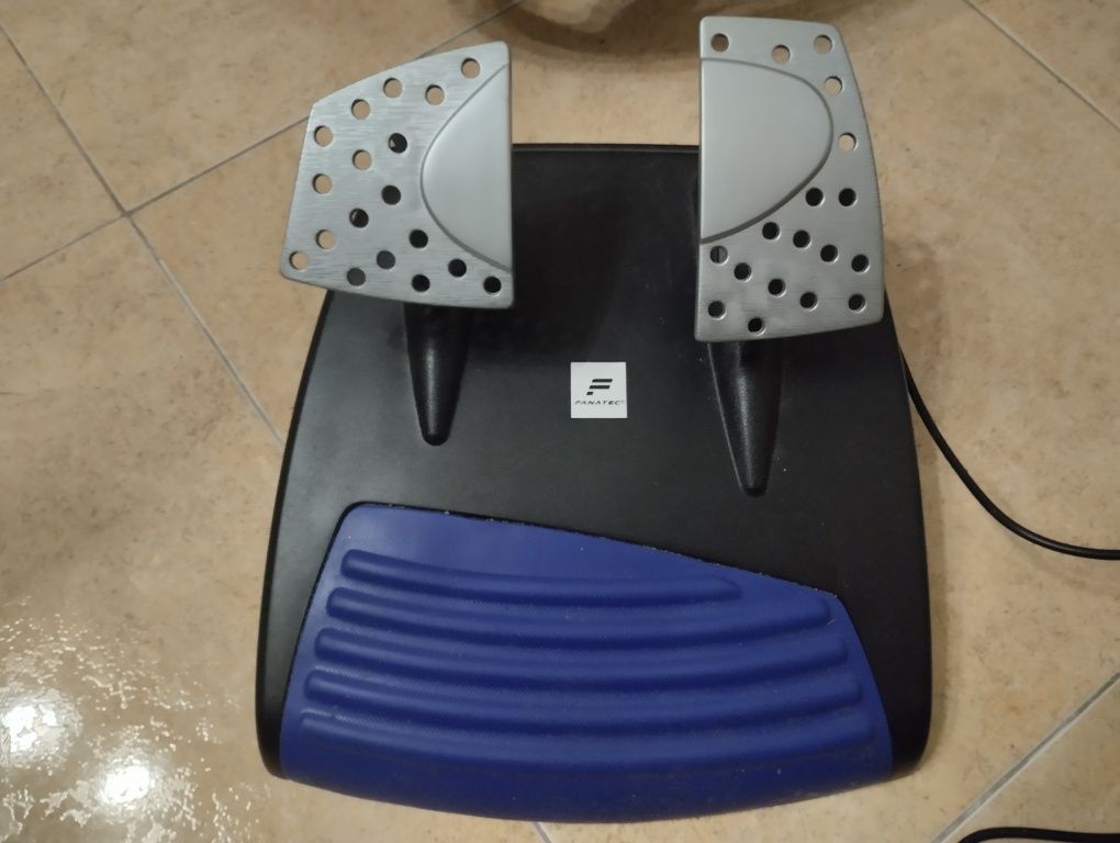 Vendo volante para PS2 edição especial Fernando Alonso