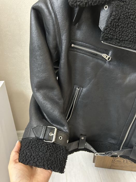 Дублянка zara чорного кольору