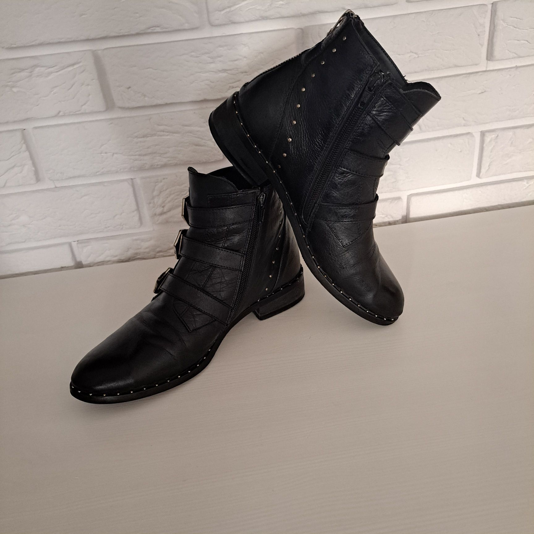 Botki Venezia z klamrami damskie r.38