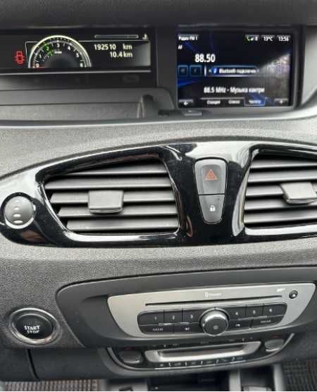 Renault Grand Scenic 2015