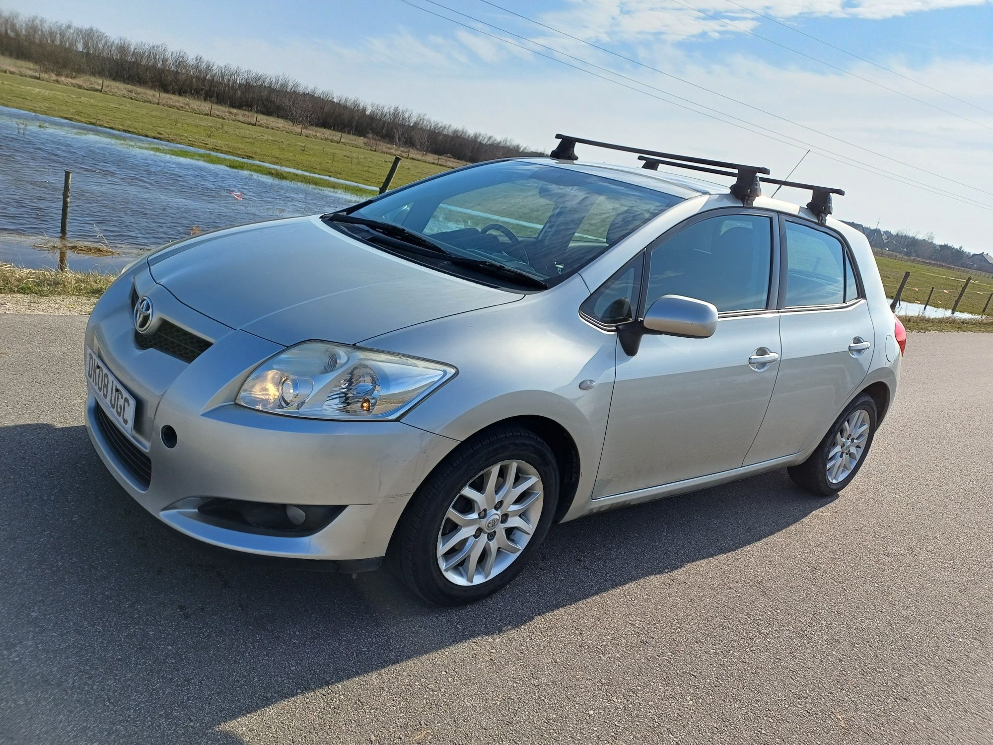 Toyota Auris 1.6 benzyna 110000km cała na częsci