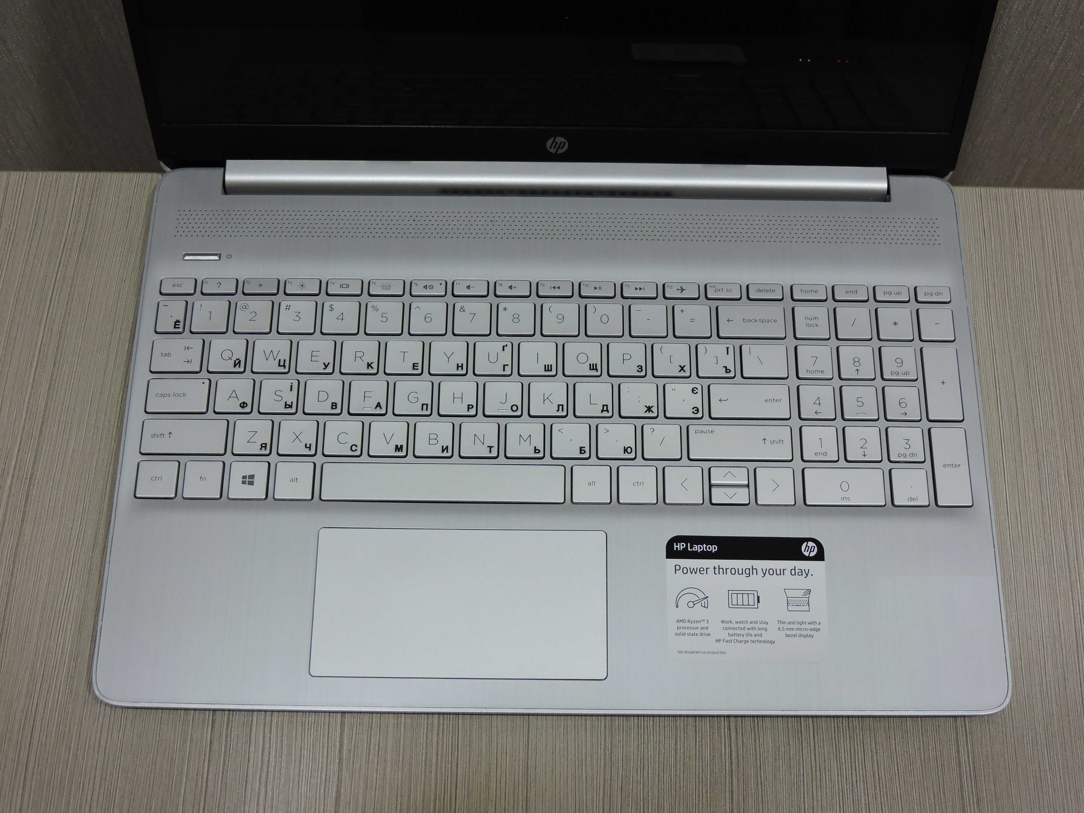 Шестиядерный HP 15-DY5131wm/15.6"/Ryzen 5 5500U/16GB/SSD 512/Vega