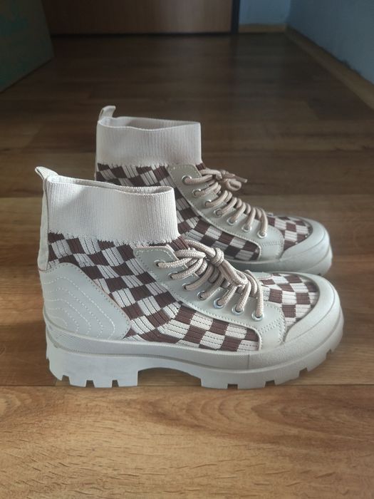 Botki nowe 40 kratka