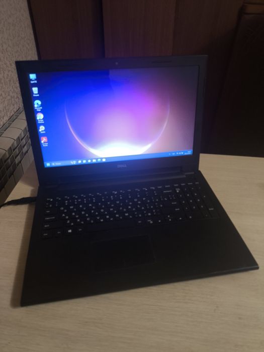 Чотириядерний ноутбук Dell Inspiron 15, AMD A6-6310, 4GB, 128GB SSD