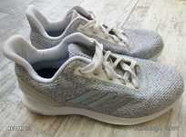 Obuwie sportowe marki Adidas