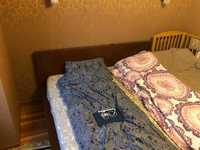 łóżko z Ikei, kolor ciemny brąz