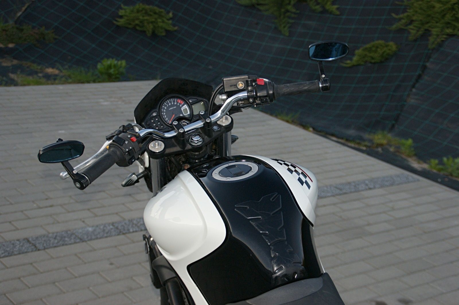 Suzuki Gladius 2013