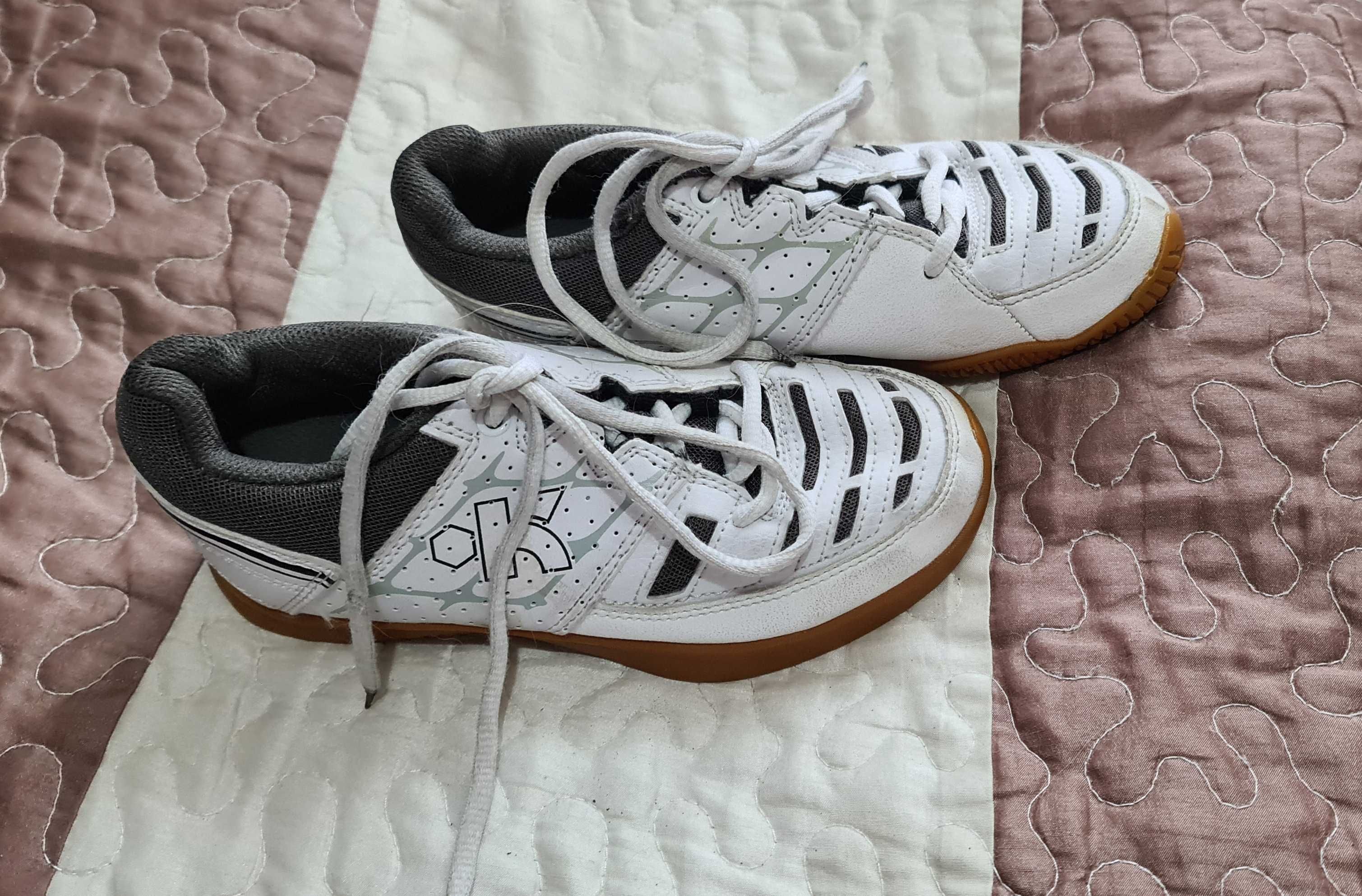 Halówki DECATHLON stan bdb- / KIPSTA / 32