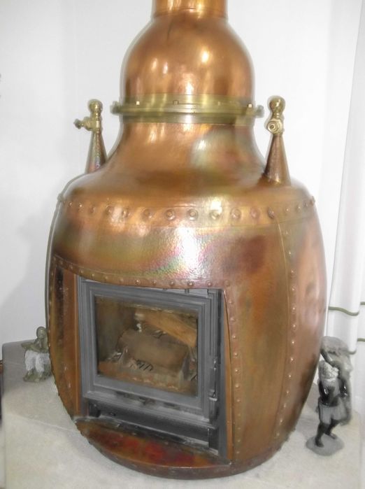 Fogão em cobre martelado.
