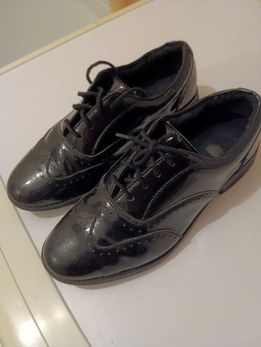 Лакові туфлі Clarks для хлопчика