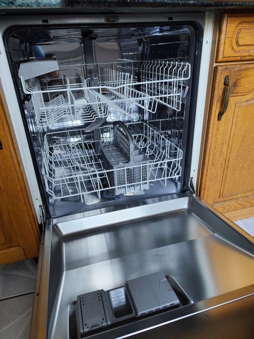 Drewniane meble kuchenne z AGD