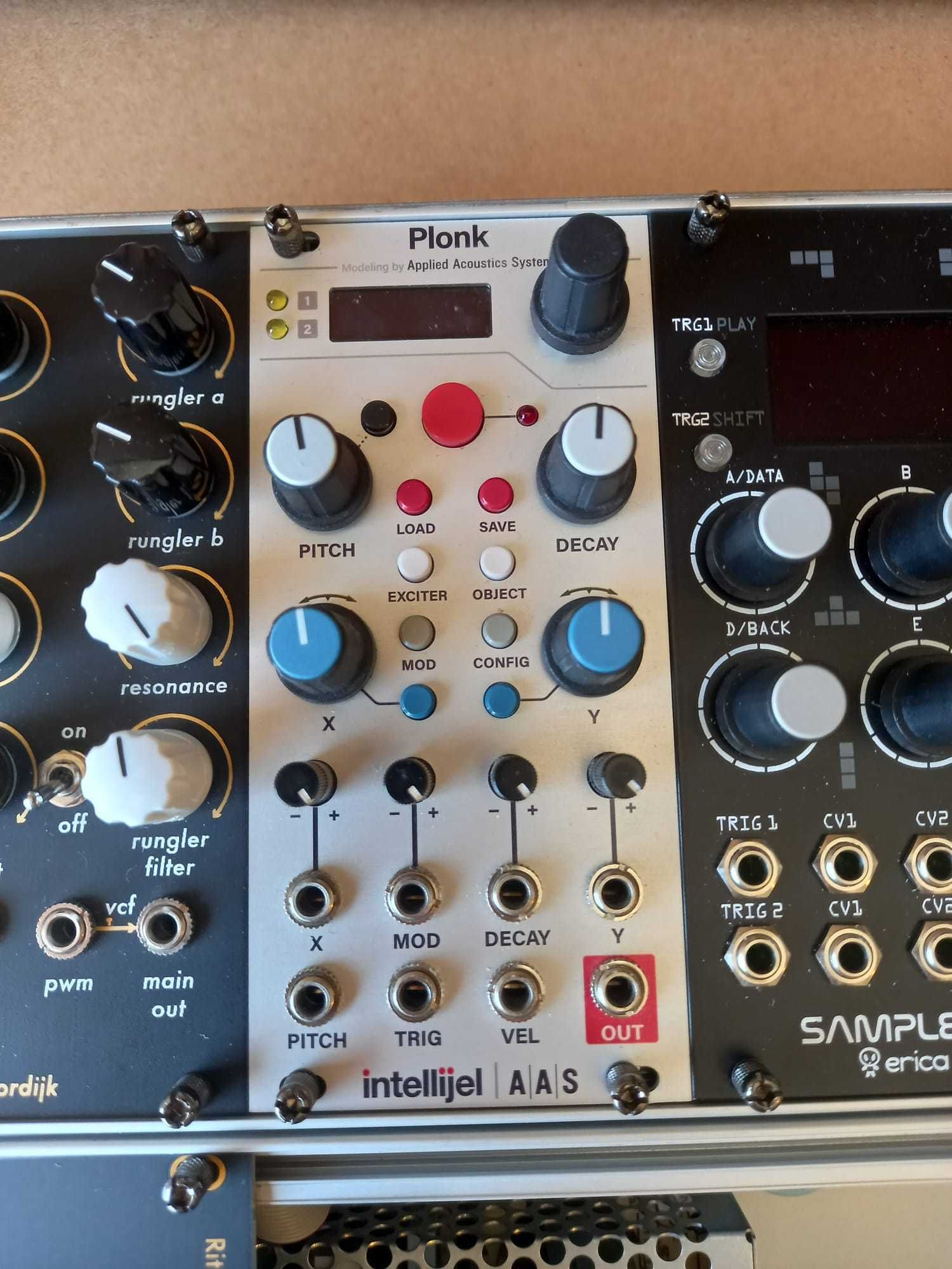 Módulos Eurorack synth + case