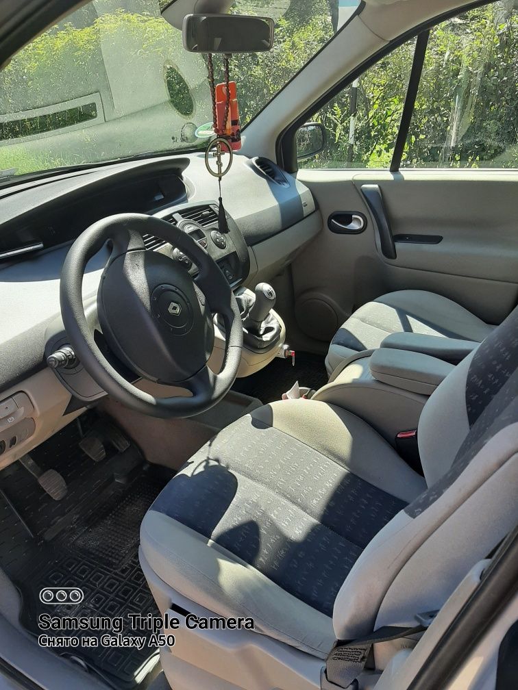 Автомобиль Renault Megan Scenic 2, 2005, обьем 1.6л