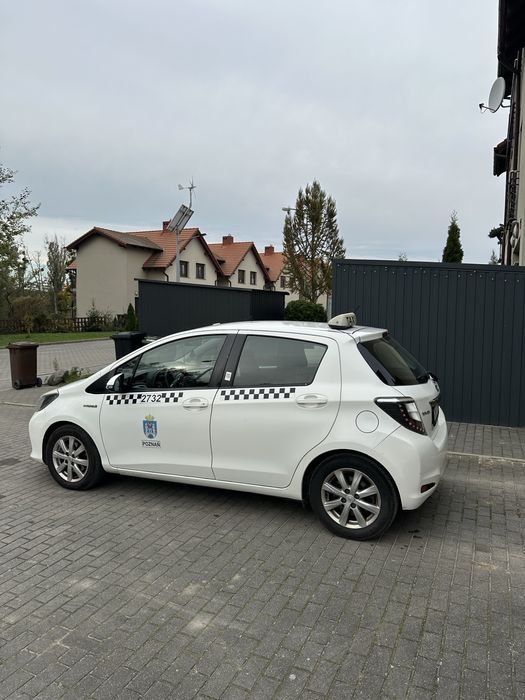 Toyota yaris III Hybrid 1.5 + Lpg 2012 rok ekonomiczna 14zl/100km