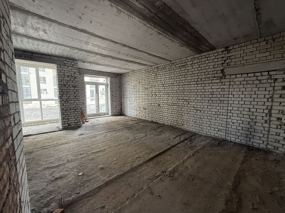 Оренда комерційного приміщення 73,3 м² ЖК «Графський» фасад