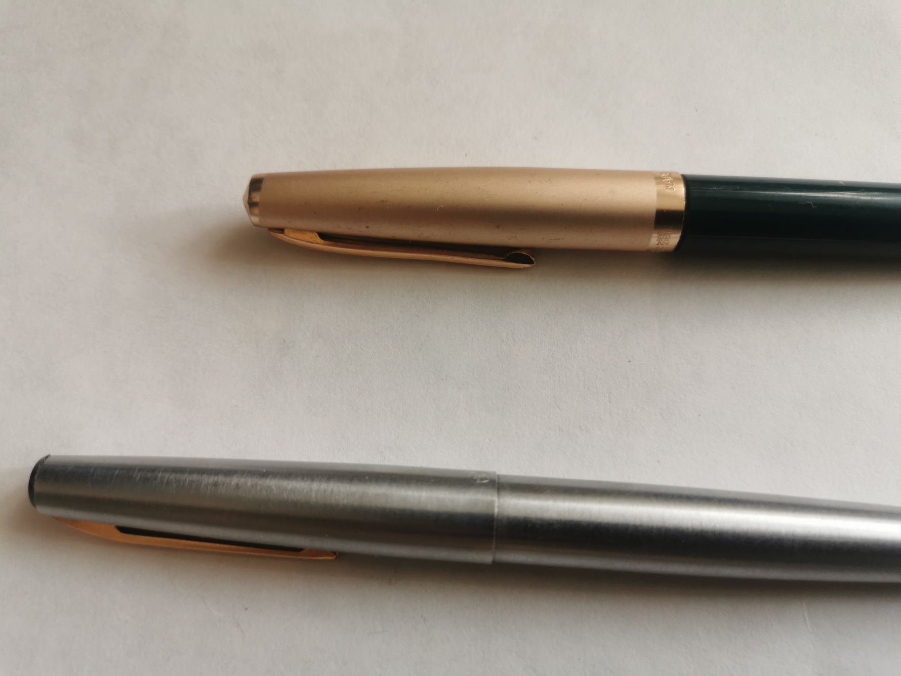 Ручки с золотым пером