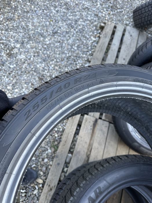 Шини б/у 255/40 R21 Pirelli 4шт