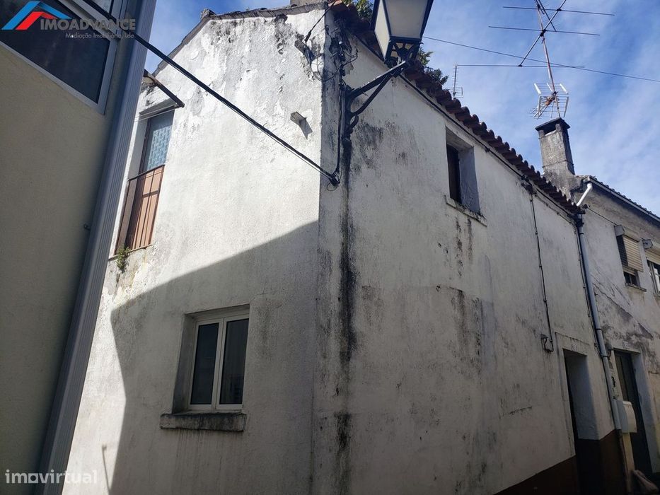 Moradia pequena em Lorvão - Penacova