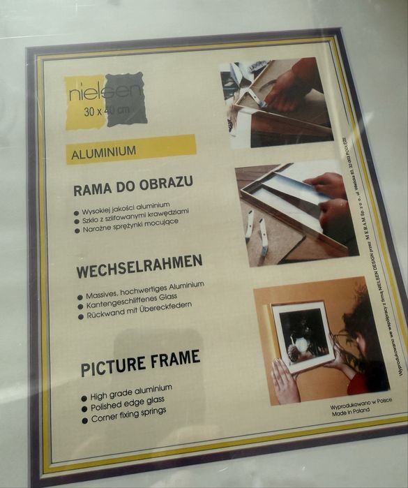 Rama aluminium Nielsen rozmiar 30x40 cm.