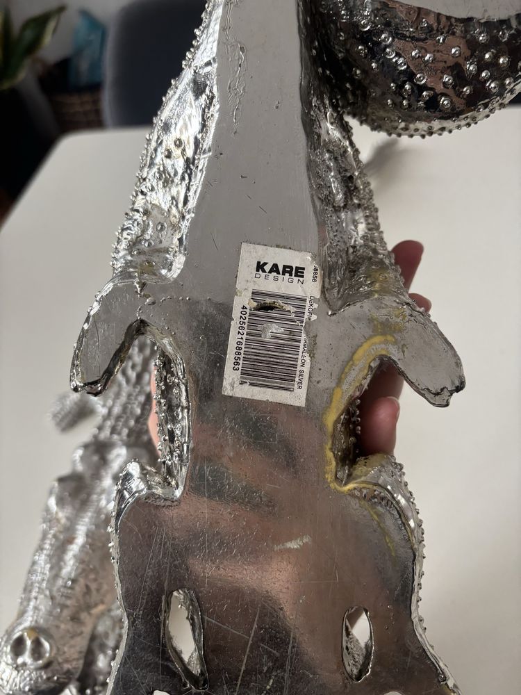 Srebrne ozdoby do domu taca srerbna z kulami, figurki kare design
