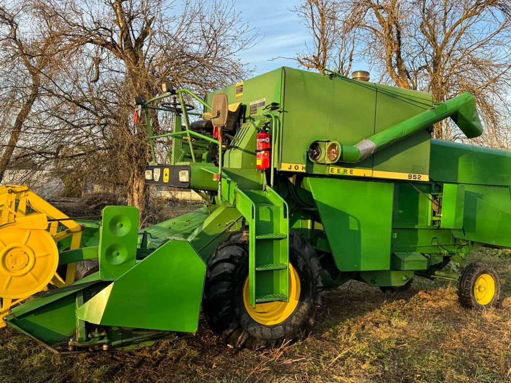Продам зерновий комбайн john deere 952 1979р жатка 3.10м