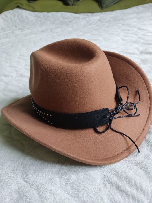 Kapelusz kowbojski brązowy ciepły karmelowy rudy klasyczny kowboj nowy