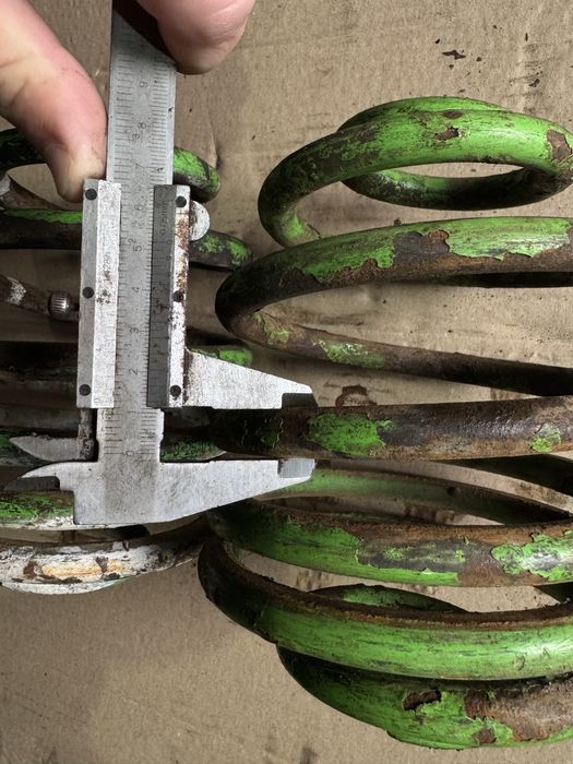 Задні пружини для заниження автомобіля