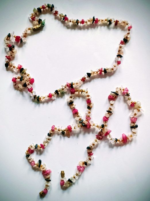 Колье и ожерелья из натуральных камней.